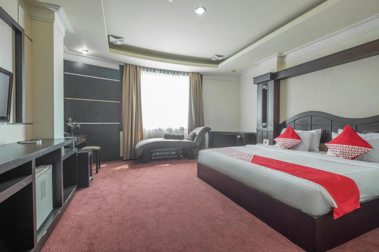 Oyo 1114 Hotel Denpasar Makassar Exterior foto