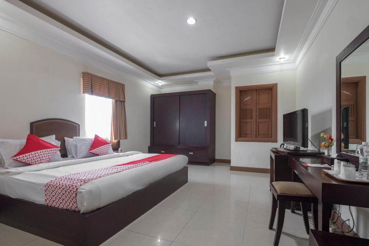 Oyo 1114 Hotel Denpasar Makassar Exterior foto